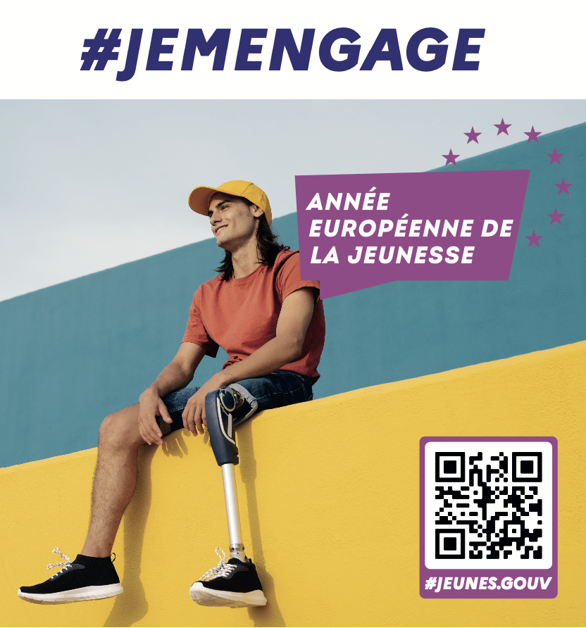 Jeune homme avec une jambe artificielle et le bandeau je m'engage