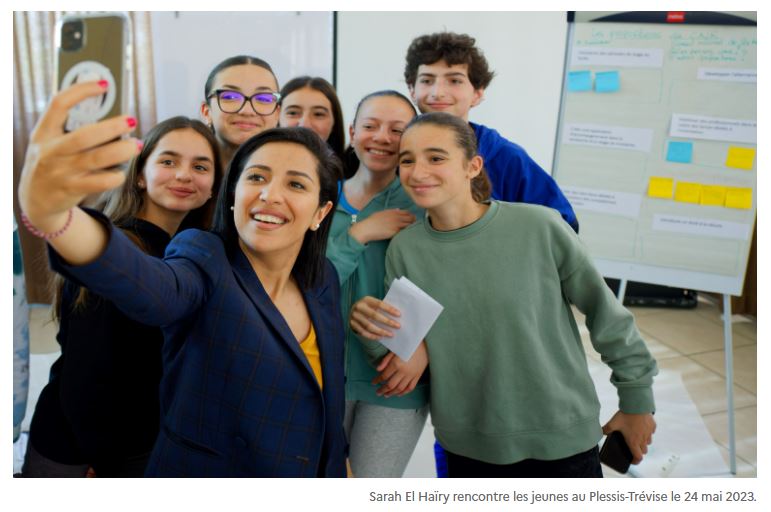 Sarah El Haïry rencontre les jeunes au Plessis-Trévise le 24 mai 2023.