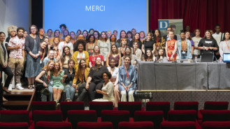 Photo de groupe de tous les acteurs qui travaille pour la défense et la promotion des droits de l&#039;enfant et la Lutte contre les discriminations et promotion de l&#039;égalité